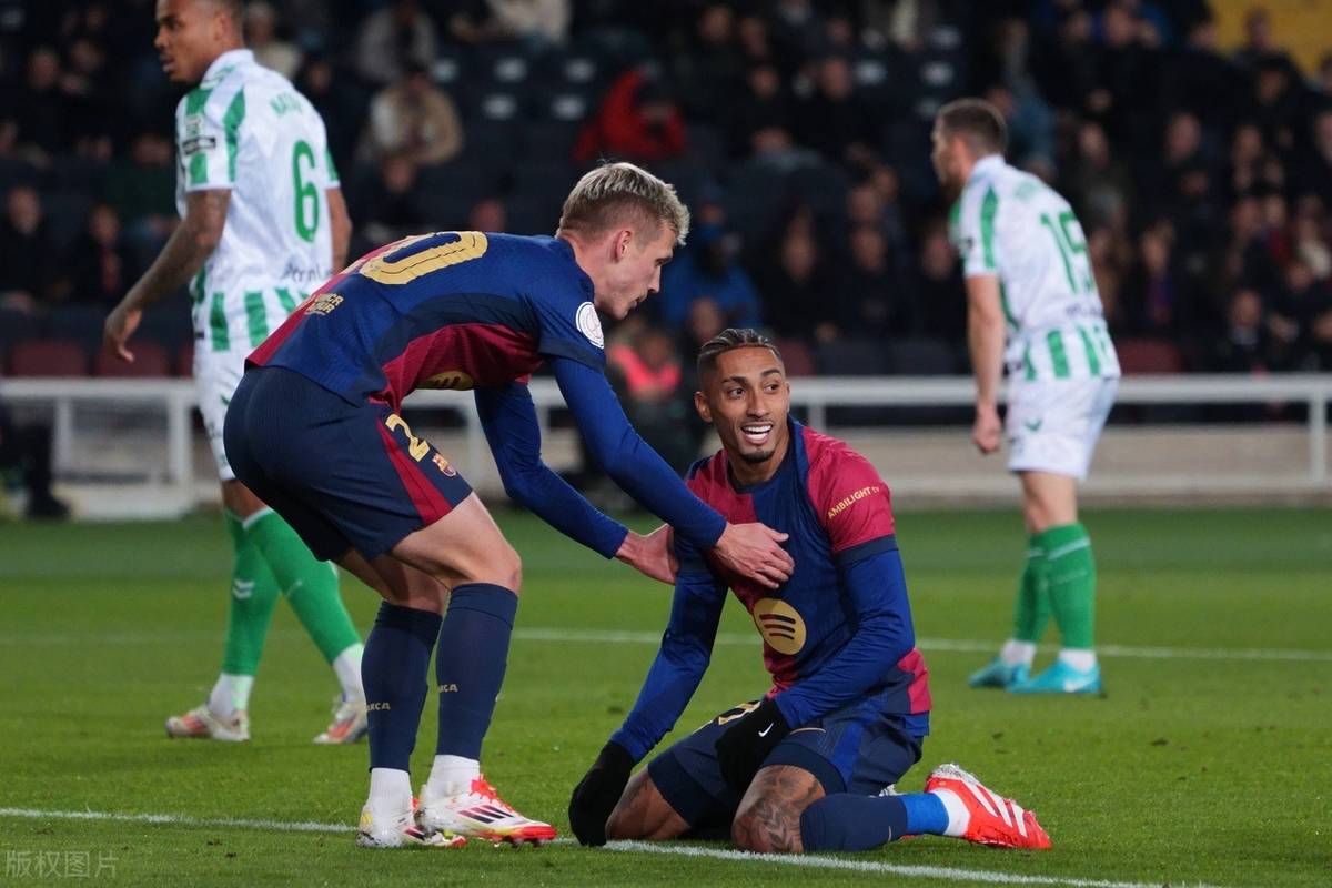 爱游戏APP-勇士击败老对手巴萨,晋级之路一路高歌!