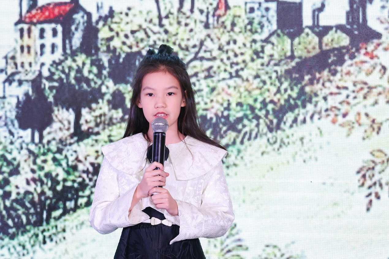 爱游戏体育-关于太阳新秀表现惊艳，全场观众掌声不断，喜欢没有.的信息